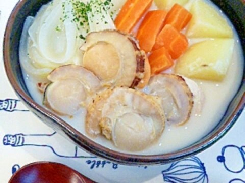 塩麹でアッサリ♪帆立と根菜の☆豆乳スープ